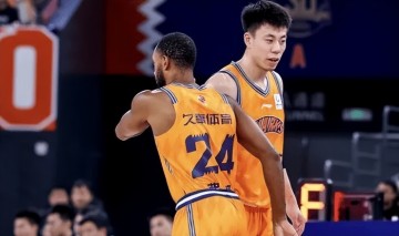 电竞赛事直播-场均14.6分钟得11分！赛季初就被质疑，第4外援今成上海冲冠关键