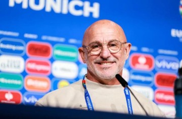 LOL Worlds 直播-德拉富恩特：坚持美丽足球DNA，换下尼科亚马尔没错