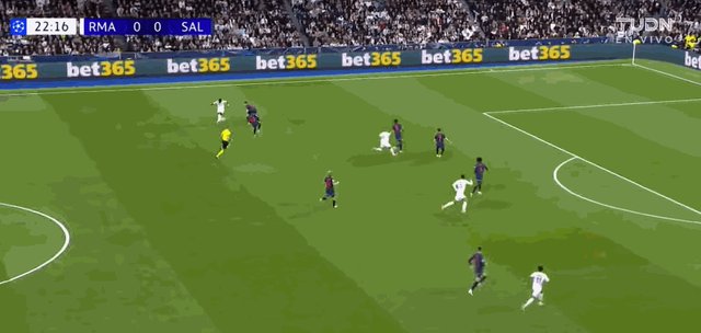 1-0罗德里戈.gif
